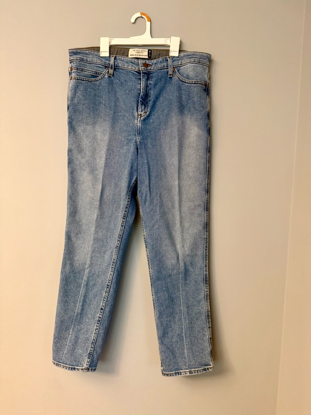Smith + Rogue Women’s No. 73 High Rise Tapered Denim Jeans Hand Me Down Wash - Picture 2 of 8